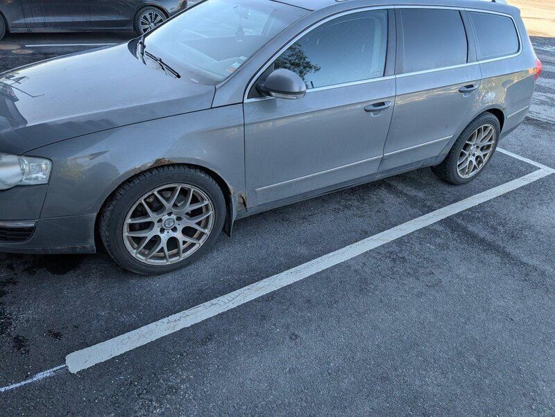 Grå Begagnad 2008 VW Passat Kombi | 15 000 kr (Bra pris) - Bild 1/4