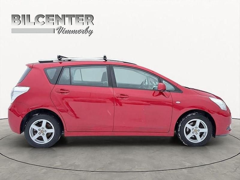 Begagnad Toyota Verso 147 HK (108 kW) 2012 Mörkröd Minibuss