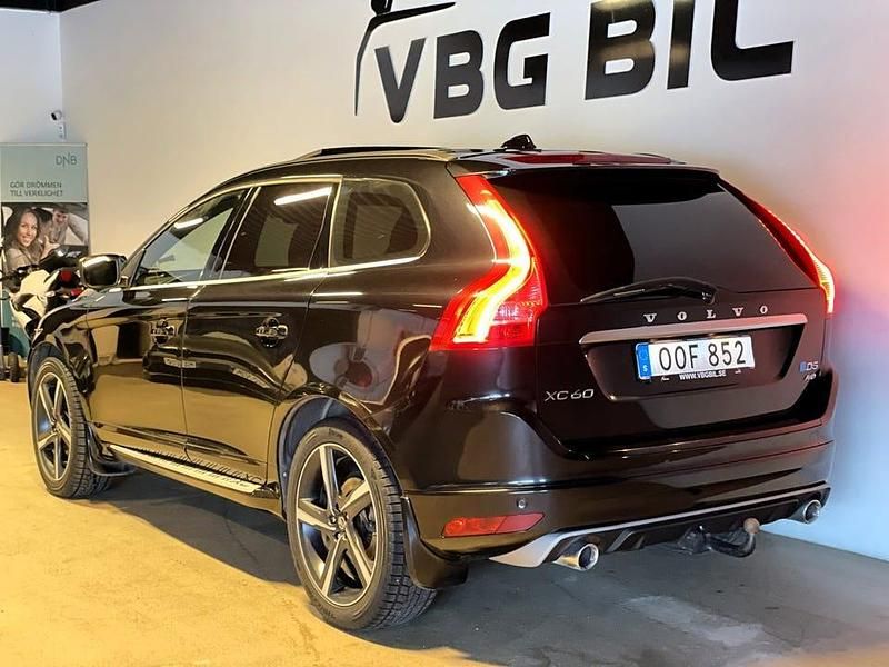 Begagnad Volvo XC60 R-Design 215 HK (158 kW) 2014 Svart SUV