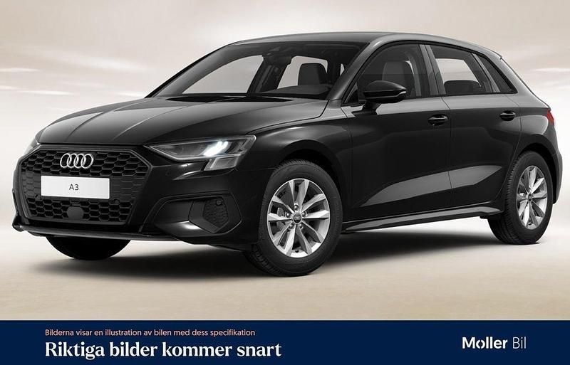 Svart (brilliantsvart) Begagnad 2023 Audi A3 Sportback Proline Halvkombi | 239 900 kr (Marknadspris) - Bild 1/4
