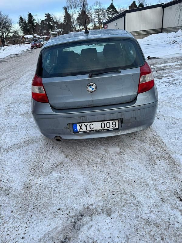 Begagnad BMW 118 129 HK (94 kW) 2006 Halvkombi