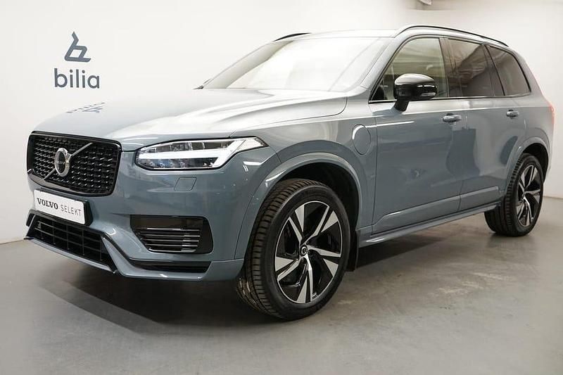 Grå Begagnad 2022 Volvo XC90 R-Design SUV | 599 900 kr - Bild 1/3