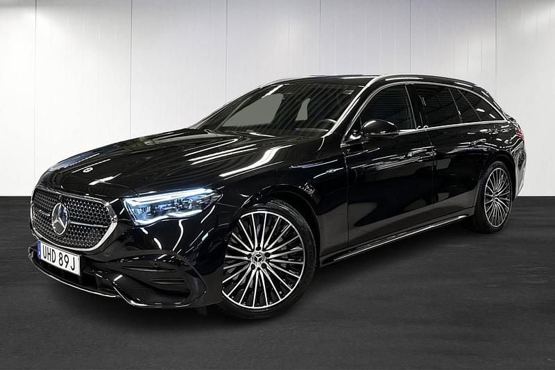 Svart (black) Begagnad 2025 Mercedes E300 AMG line Kombi | 679 900 kr (Superpris) - Bild 1/4
