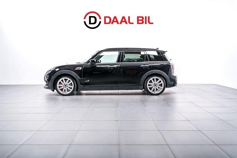 Svart Begagnad 2019 Mini John Cooper Works Clubman Chili Kombi | 249 700 kr (Marknadspris) - Bild 1/4