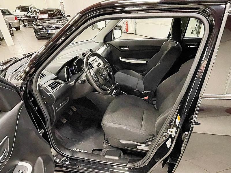 Begagnad Suzuki Swift 2020 Svart