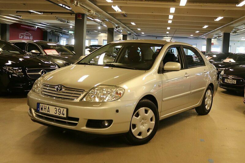 Silver Begagnad 2004 Toyota Corolla Sedan | 39 900 kr (Marknadspris) - Bild 1/4