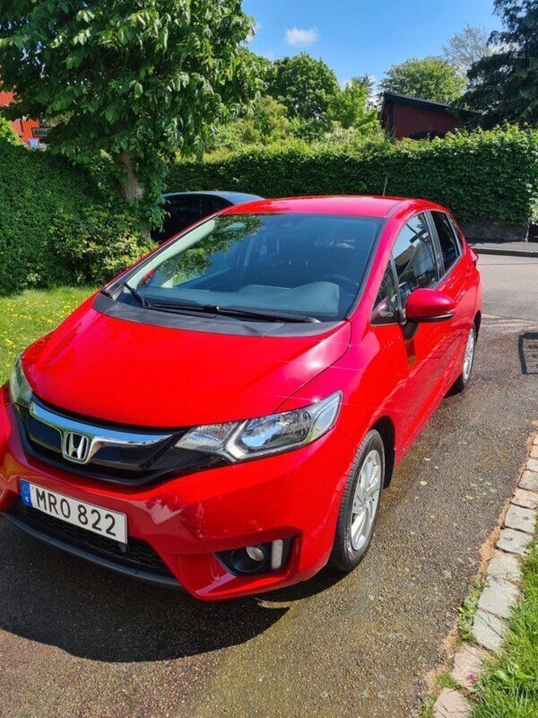 Röd Begagnad 2016 Honda Jazz Halvkombi | 99 900 kr (Marknadspris) - Bild 1/4
