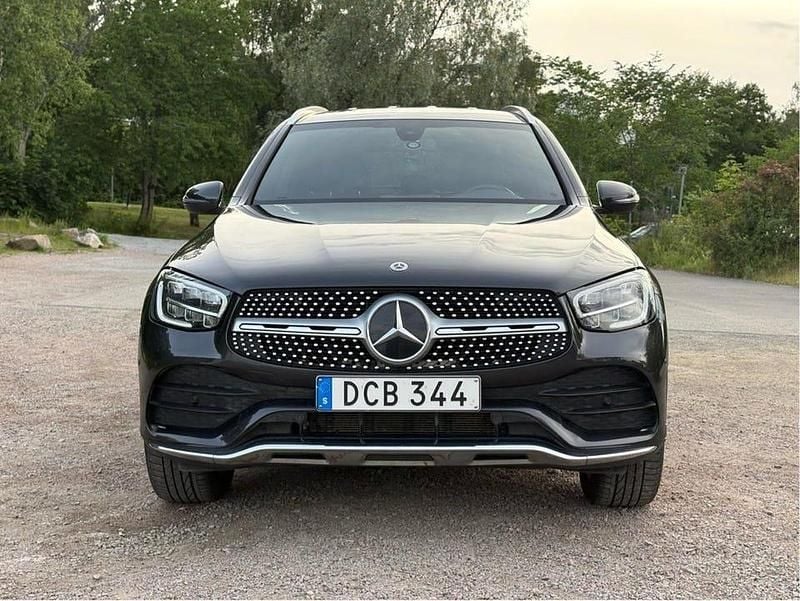 Begagnad Mercedes GLC300 AMG line 306 HK (225 kW) 2021 SUV