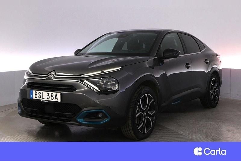 Grå Begagnad 2022 Citroën e-C4 Exclusive Sedan | 259 900 kr (Marknadspris) - Bild 1/4