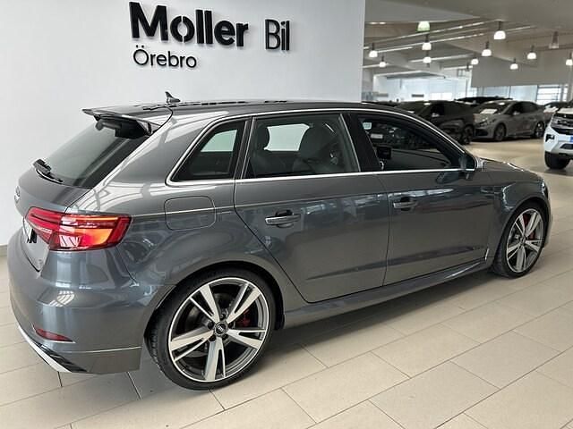 Begagnad Audi RS3 Sportback 400 HK (294 kW) 2017 Grå Halvkombi