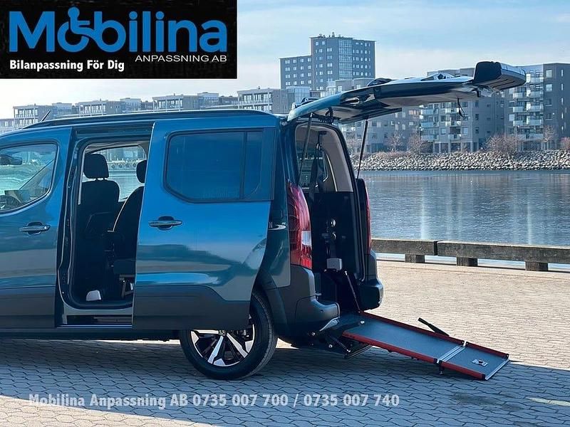 Kiama blue Ny 2025 Peugeot Rifter Minibuss | 479 000 kr - Bild 1/4