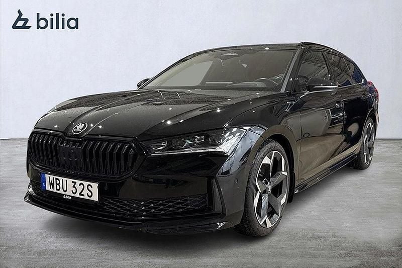 Svart Begagnad 2024 Skoda Superb SportLine Kombi | 479 000 kr (Dyr) - Bild 1/4