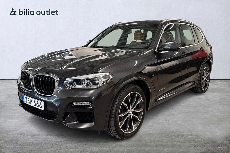 Grå Begagnad 2017 BMW X3 M Sport SUV | 339 000 kr (Marknadspris) - Bild 1/4
