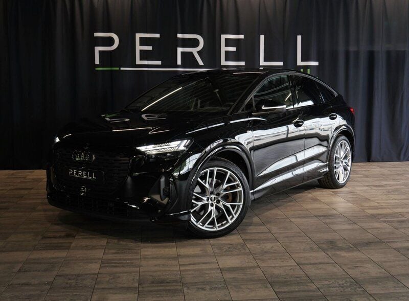 Svart (mytsvart metallic) Begagnad 2023 Audi Q4 Sportback e-tron S-Line SUV | 479 000 kr - Bild 1/4