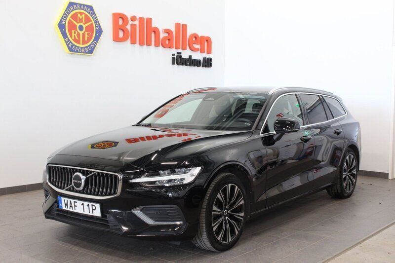 Svart Begagnad 2022 Volvo V60 Core Kombi | 329 000 kr (Bra pris) - Bild 1/4
