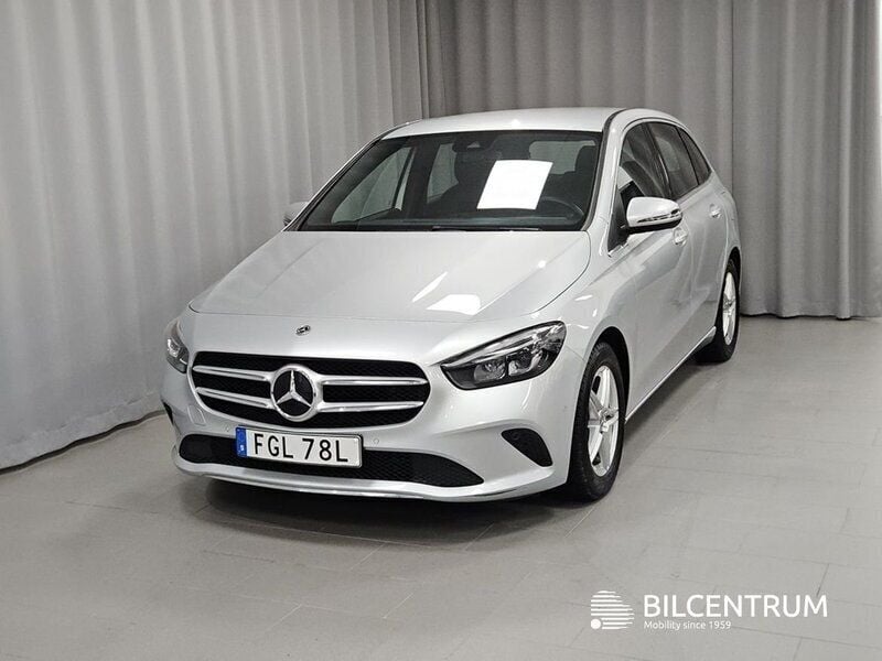 Silver Begagnad 2021 Mercedes B180 Minibuss | 259 700 kr (Marknadspris) - Bild 1/4