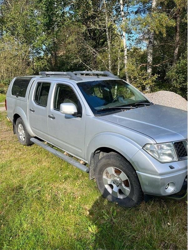 Silver Begagnad 2010 Nissan Navara Pickup | 39 000 kr (Superpris) - Bild 1/4