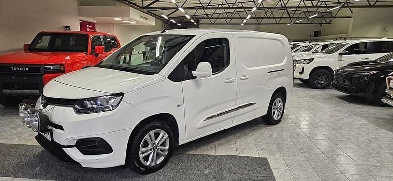 Vit Begagnad 2020 Toyota Proace City City Van | 179 900 kr (Marknadspris) - Bild 1/4