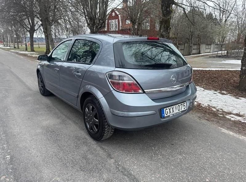 Begagnad Opel Astra 105 HK (77 kW) 2007