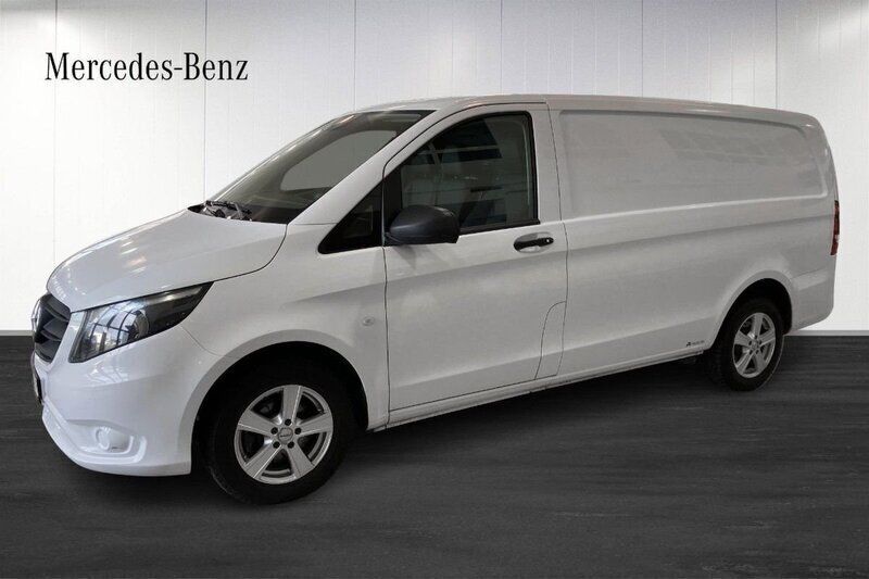 Vit (white) Begagnad 2020 Mercedes Vito Minibuss | 171 125 kr (Marknadspris) - Bild 1/4