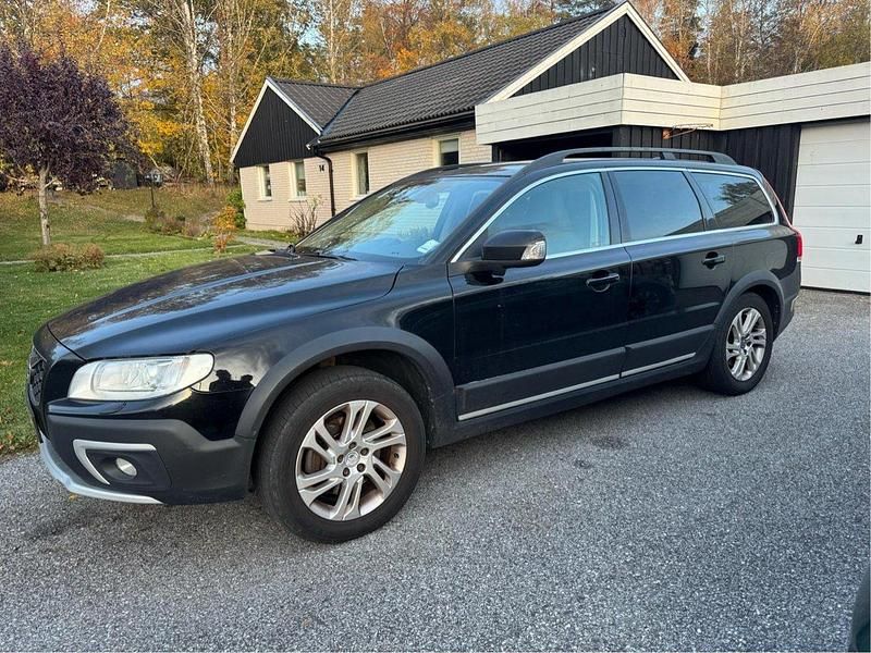 Svart Begagnad 2016 Volvo XC70 Momentum Kombi | 127 000 kr (Superpris) - Bild 1/4