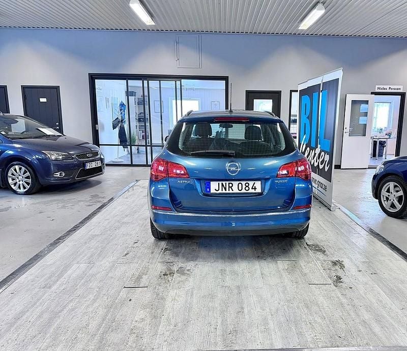Begagnad Opel Astra drive 140 HK (102 kW) 2016 Blå Kombi