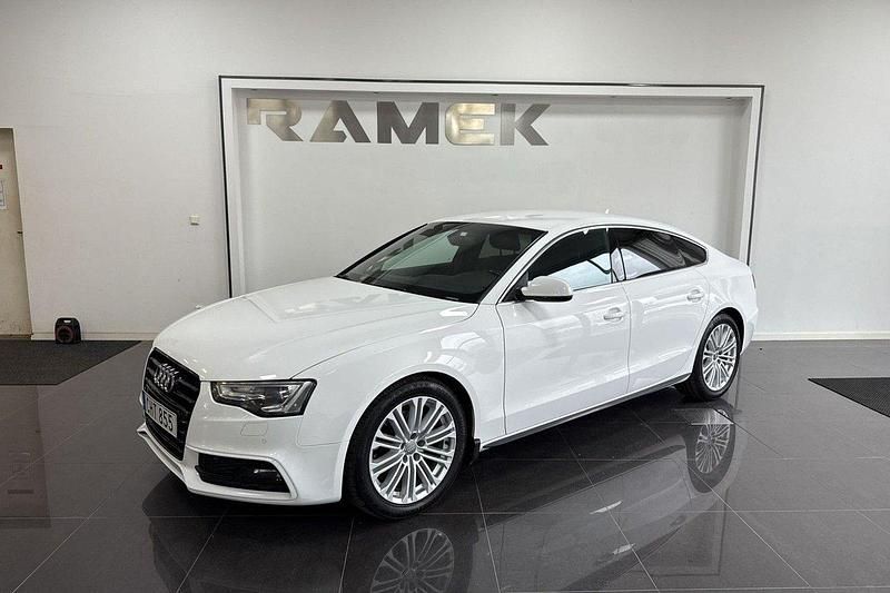 Vit Begagnad 2015 Audi A5 Sportback S-Line Halvkombi | 169 000 kr (Lite dyr) - Bild 1/4