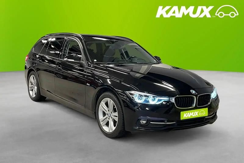 Svart Begagnad 2018 BMW 318 Sport Line Kombi | 204 800 kr (Lite dyr) - Bild 1/4