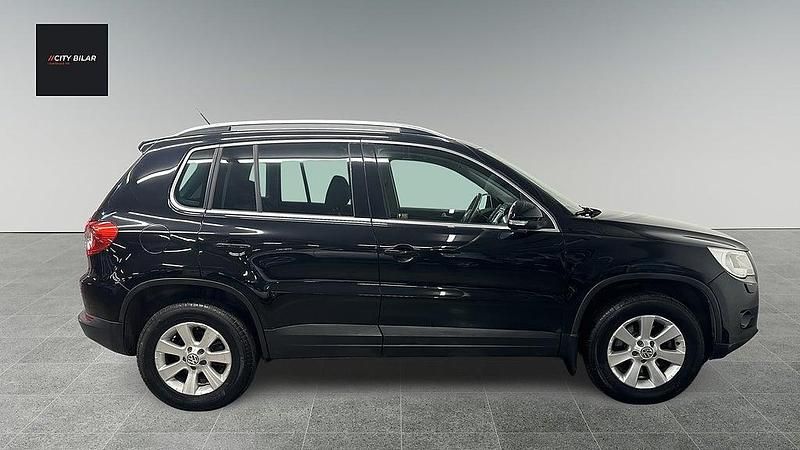 Begagnad VW Tiguan 170 HK (125 kW) 2008 Svart SUV