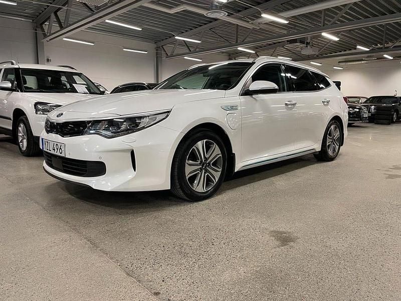 Vit Begagnad 2017 Kia Optima Sport Kombi | 199 000 kr (Marknadspris) - Bild 1/4
