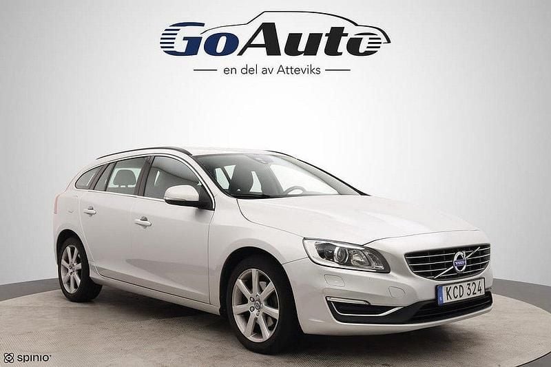 Silver Begagnad 2018 Volvo V60 Momentum Kombi | 159 500 kr (Superpris) - Bild 1/4