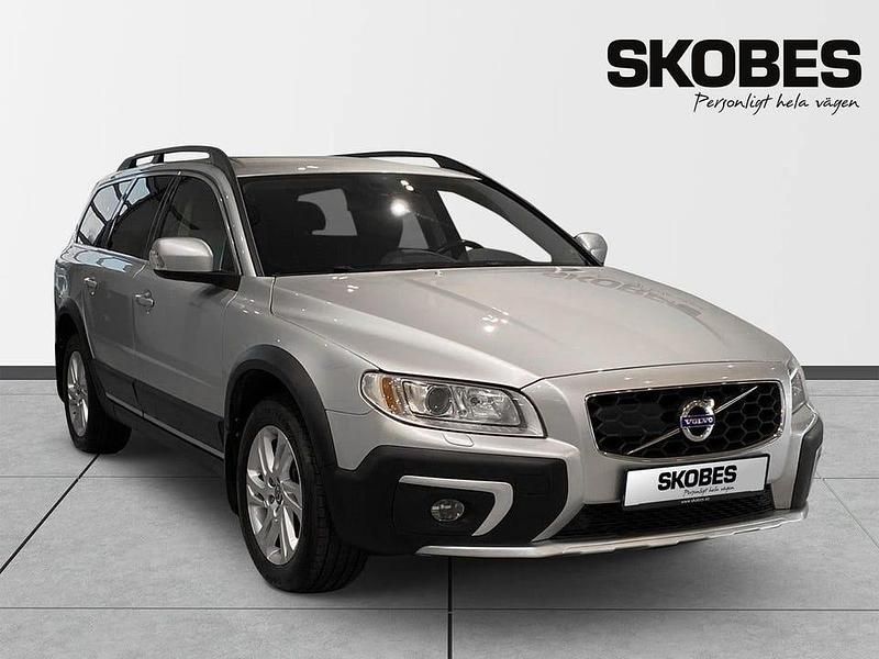 Silver Begagnad 2016 Volvo XC70 Momentum SUV | 189 900 kr (Bra pris) - Bild 1/3