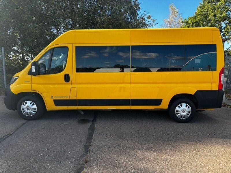 Vit (gul (vit) ) Begagnad 2021 Fiat Ducato Van | 99 000 kr - Bild 1/4