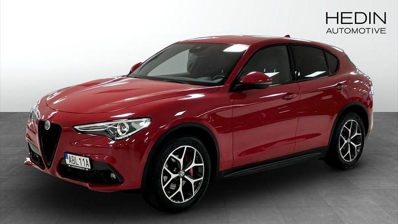 Röd (red) Begagnad 2020 Alfa Romeo Stelvio Sprint SUV | 299 900 kr - Bild 1/4