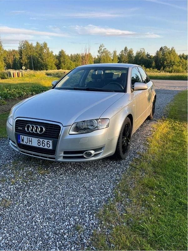 Silver Begagnad 2005 Audi A4 Sedan | 50 000 kr (Marknadspris) - Bild 1/4