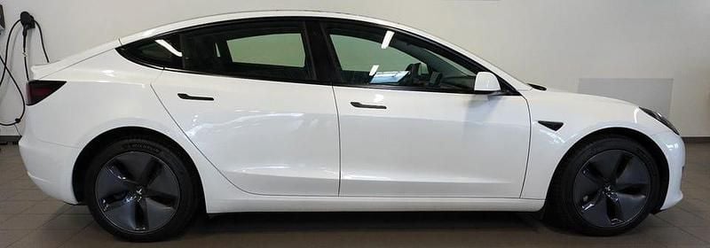 Begagnad Tesla Model 3 Long Range AWD 366 kW (498 HK) 2022 Vit Sedan