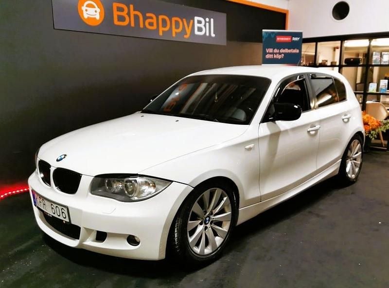 Begagnad BMW 118 Advantage 143 HK (105 kW) 2010 Vit Halvkombi