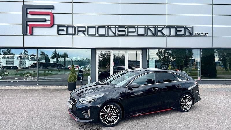 Svart Begagnad 2019 Kia ProCeed GT 2 Halvkombi | 209 000 kr (Marknadspris) - Bild 1/4