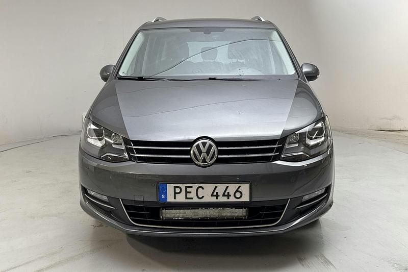 Begagnad VW Sharan GT 184 HK (135 kW) 2017 Mörkgrå Minibuss
