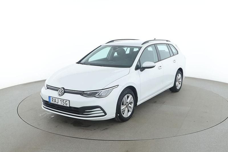 Vit Begagnad 2021 VW Golf VIII Life Kombi | 190 000 kr (Bra pris) - Bild 1/3