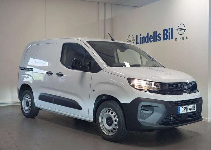 Vit Begagnad 2024 Opel Combo Elite Van | 248 750 kr (Superpris) - Bild 1/4