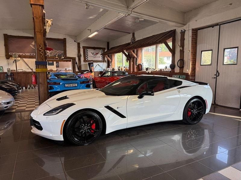 Begagnad 2014 Chevrolet Corvette C7 Sportkupé | 679 000 kr - Bild 1/4