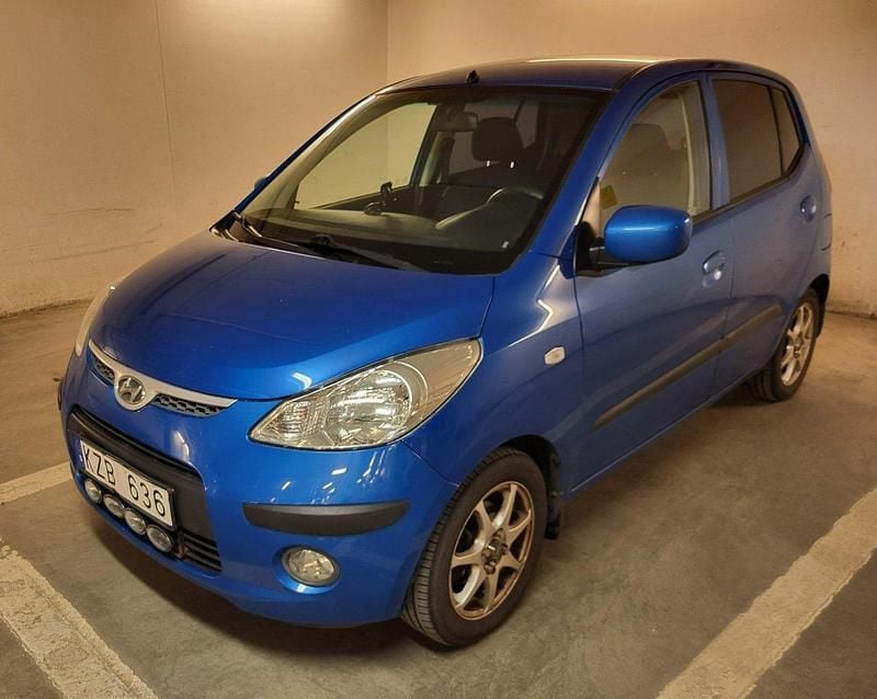 Blå Begagnad 2010 Hyundai i10 Halvkombi | 69 000 kr (Dyr) - Bild 1/4