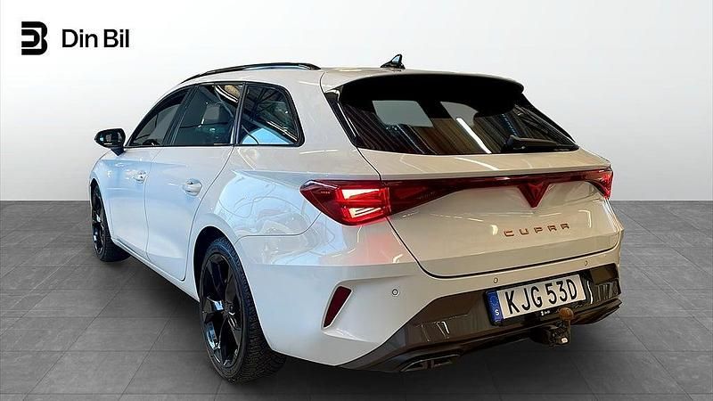 Begagnad Cupra Leon 150 HK (110 kW) 2025 Glacial white metallic Kombi