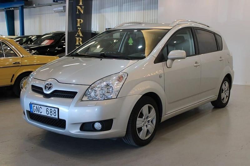 Begagnad Toyota Corolla 129 HK (94 kW) 2008 Silver Kombi