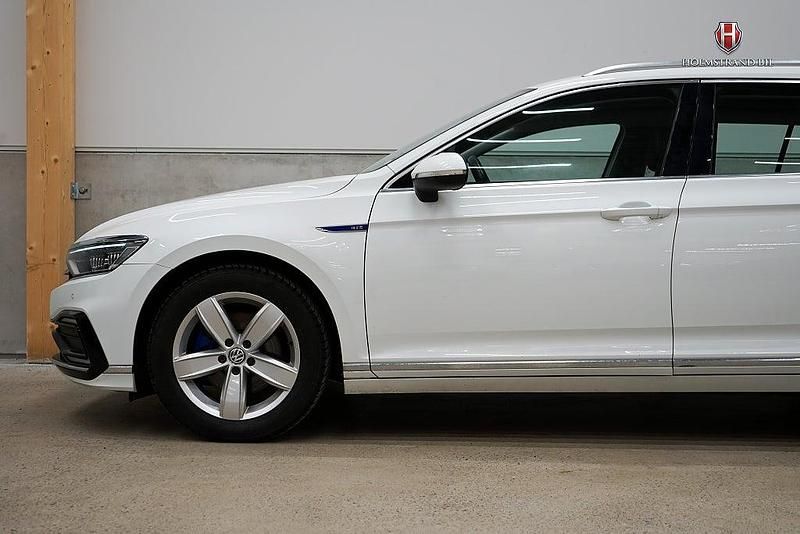 Begagnad VW Passat Executive 218 HK (160 kW) 2020 Vit Kombi
