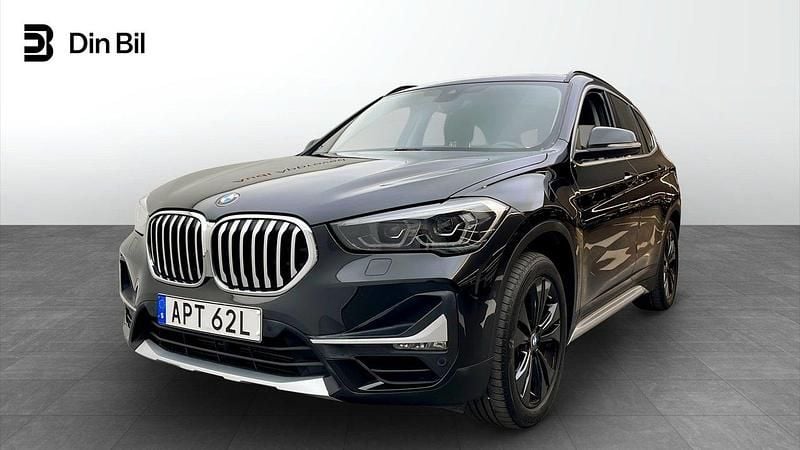 Svart Begagnad 2020 BMW X1 SUV | 289 000 kr (Marknadspris) - Bild 1/4