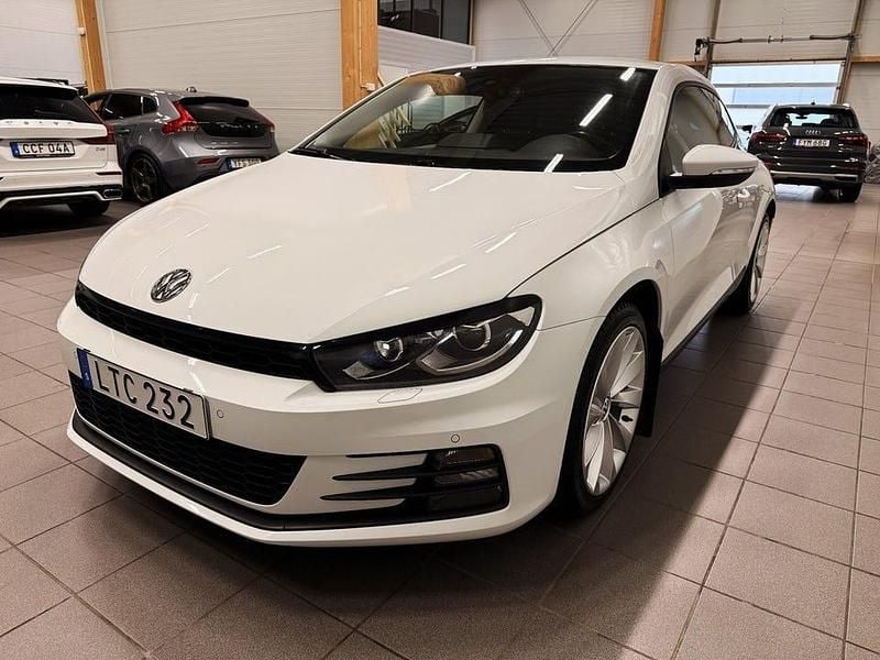 Begagnad VW Scirocco 180 HK (132 kW) 2015 Vit Sportkupé