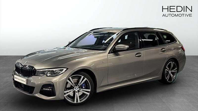 Grå (grey) Begagnad 2021 BMW 330 M Sport Kombi | 434 700 kr (Marknadspris) - Bild 1/4