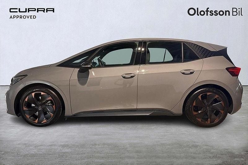 Ljusgrå (grå) Begagnad 2022 Cupra Born Halvkombi | 269 900 kr (Marknadspris) - Bild 1/4